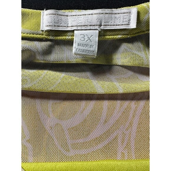 Juniper & Lime Womans Lined Sheer Tab Sleeve 1/4 button Top Plus Size 3X Yellow - Picture 6 of 7